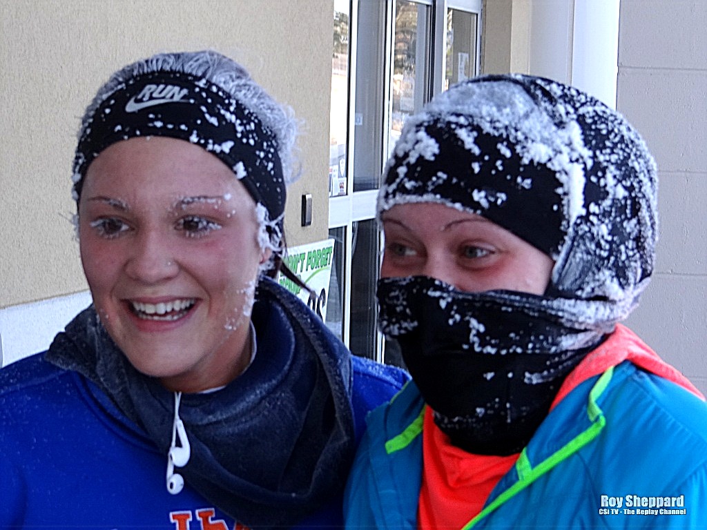 Runners headed inside to de-ice.  Turkey Trot 2014 Jamestown, ND - Yes it was -23F.  CSi photos